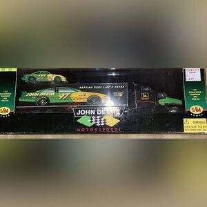 John Deere Motorsports 1997 Die Cast Transport Truck & Stock Car Chad Little A1